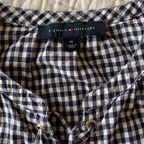 ✨2/$20✨ Classic TOMMY HILFIGER | Navy Gingham tie front top - Picture 7 of 10
